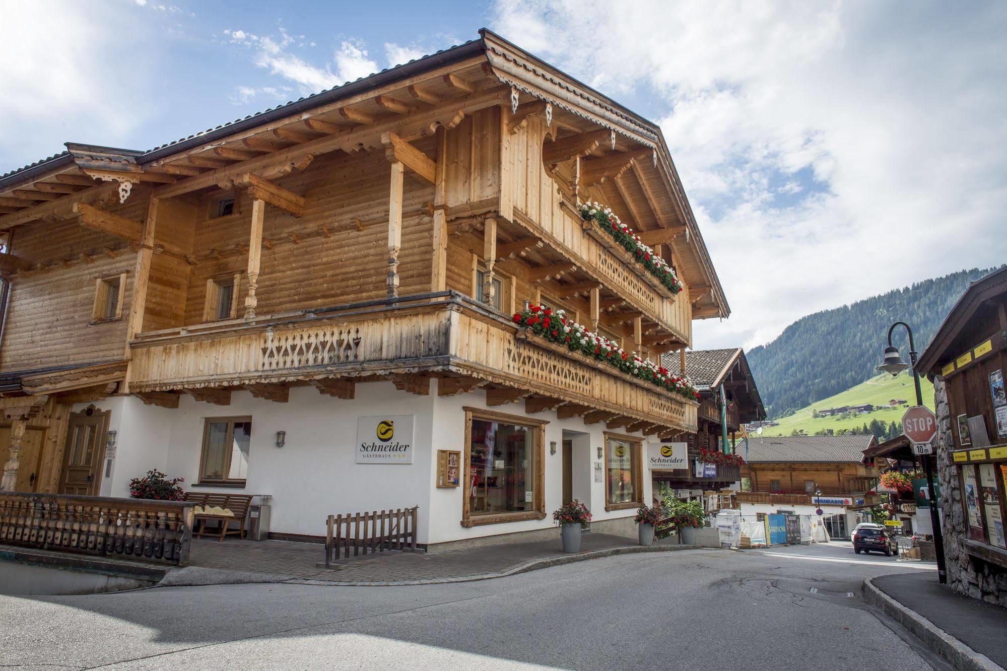 Das Gaestehaus Schneider Am Dorfplatz Alpbach Kültér fotó
