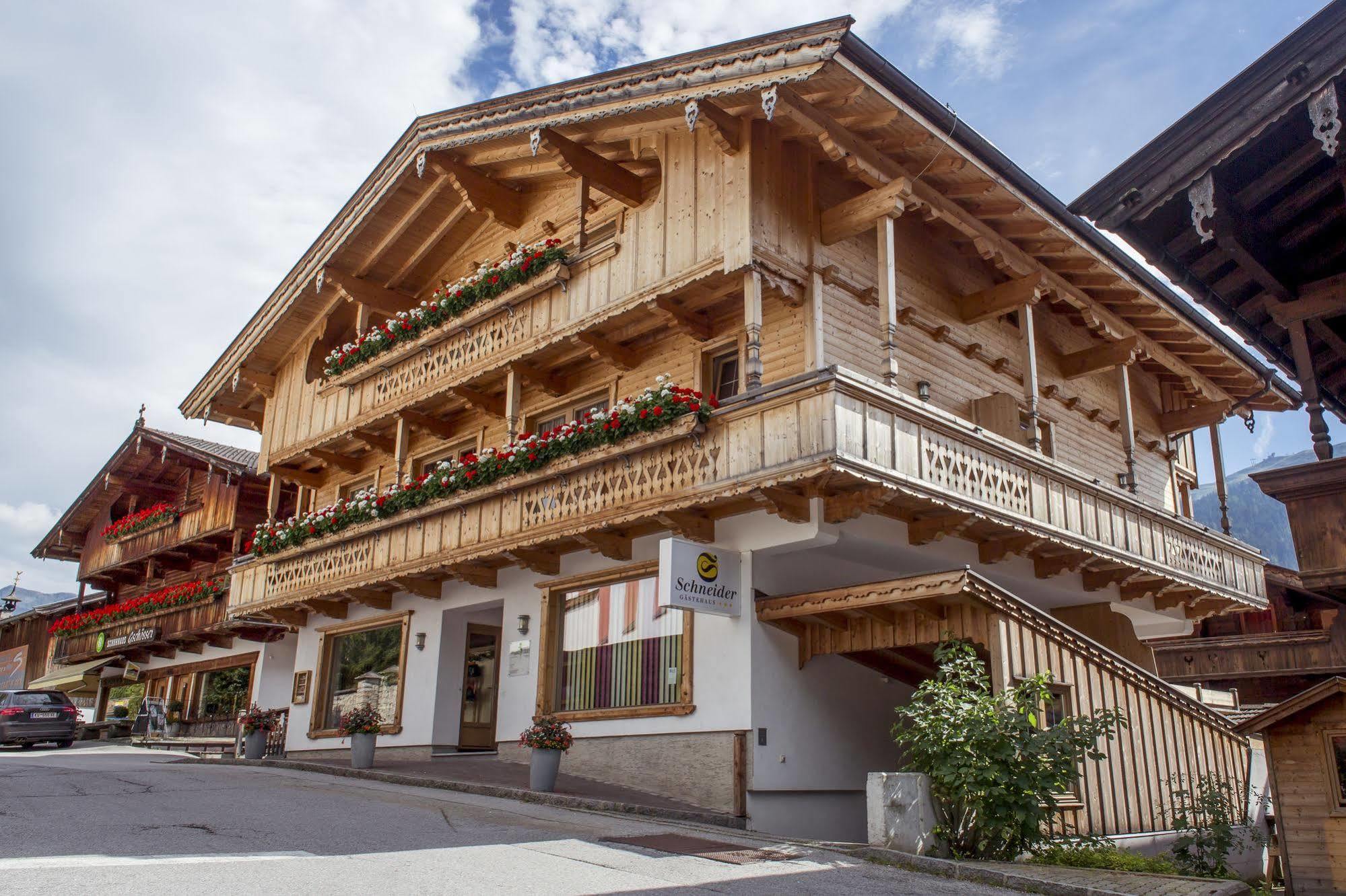 Das Gaestehaus Schneider Am Dorfplatz Alpbach Kültér fotó