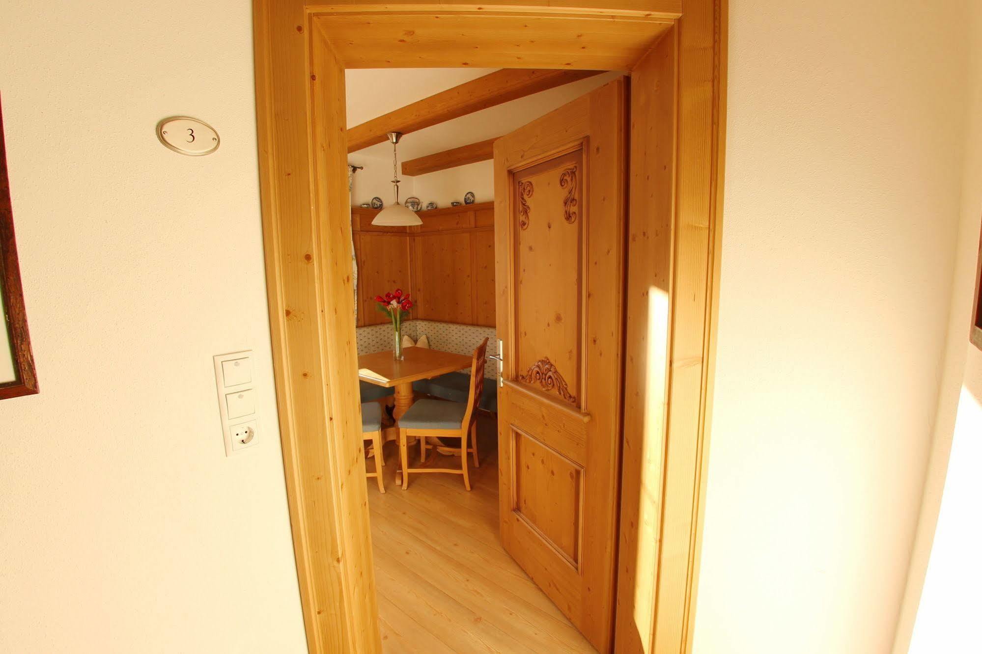 Das Gaestehaus Schneider Am Dorfplatz Alpbach Kültér fotó