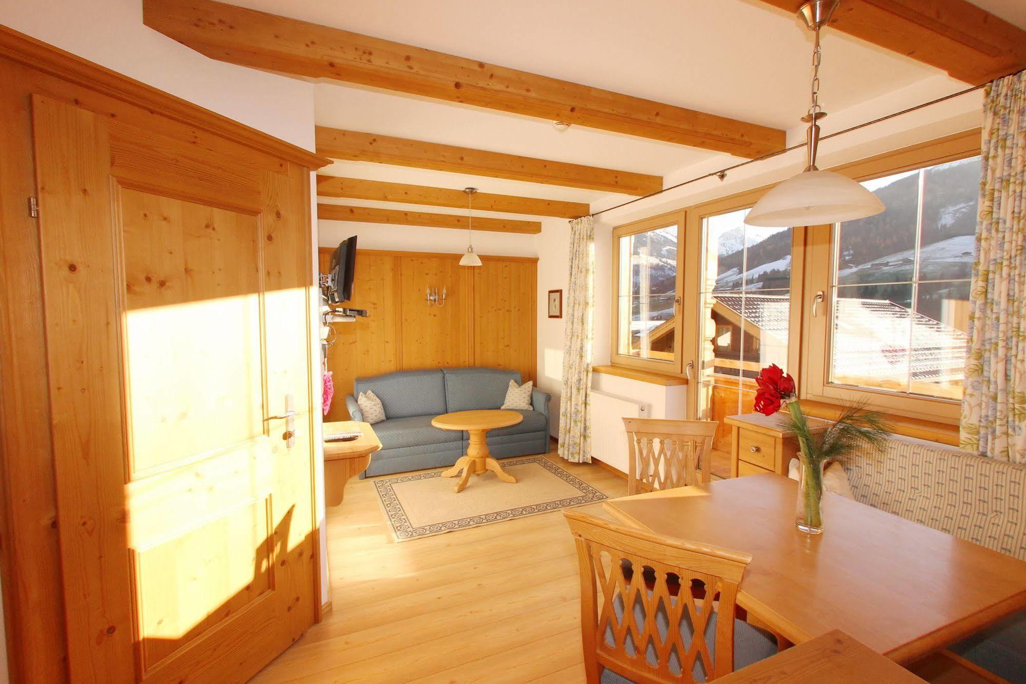 Das Gaestehaus Schneider Am Dorfplatz Alpbach Kültér fotó