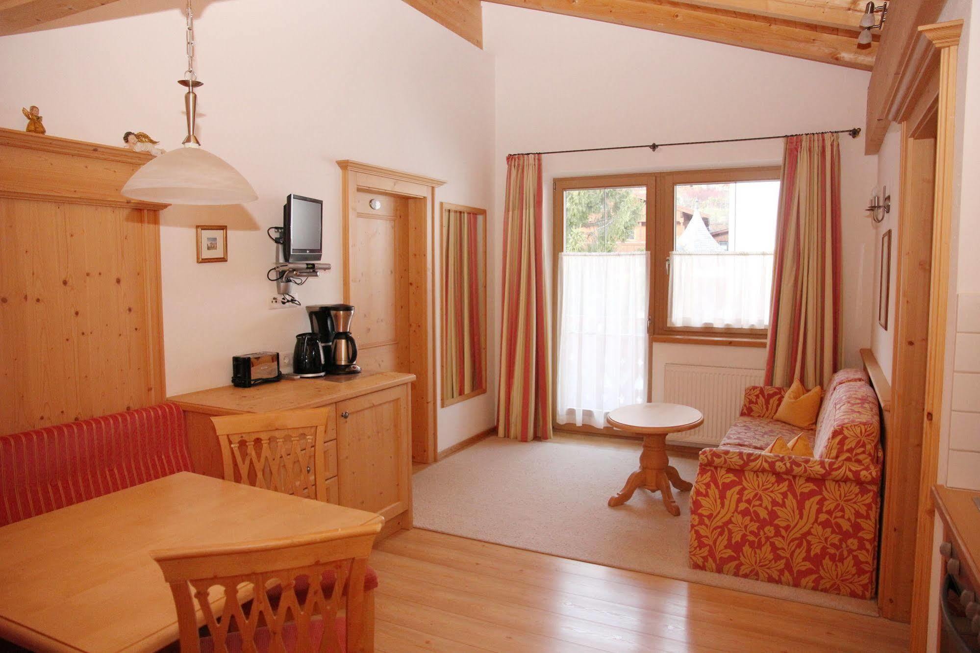 Das Gaestehaus Schneider Am Dorfplatz Alpbach Kültér fotó