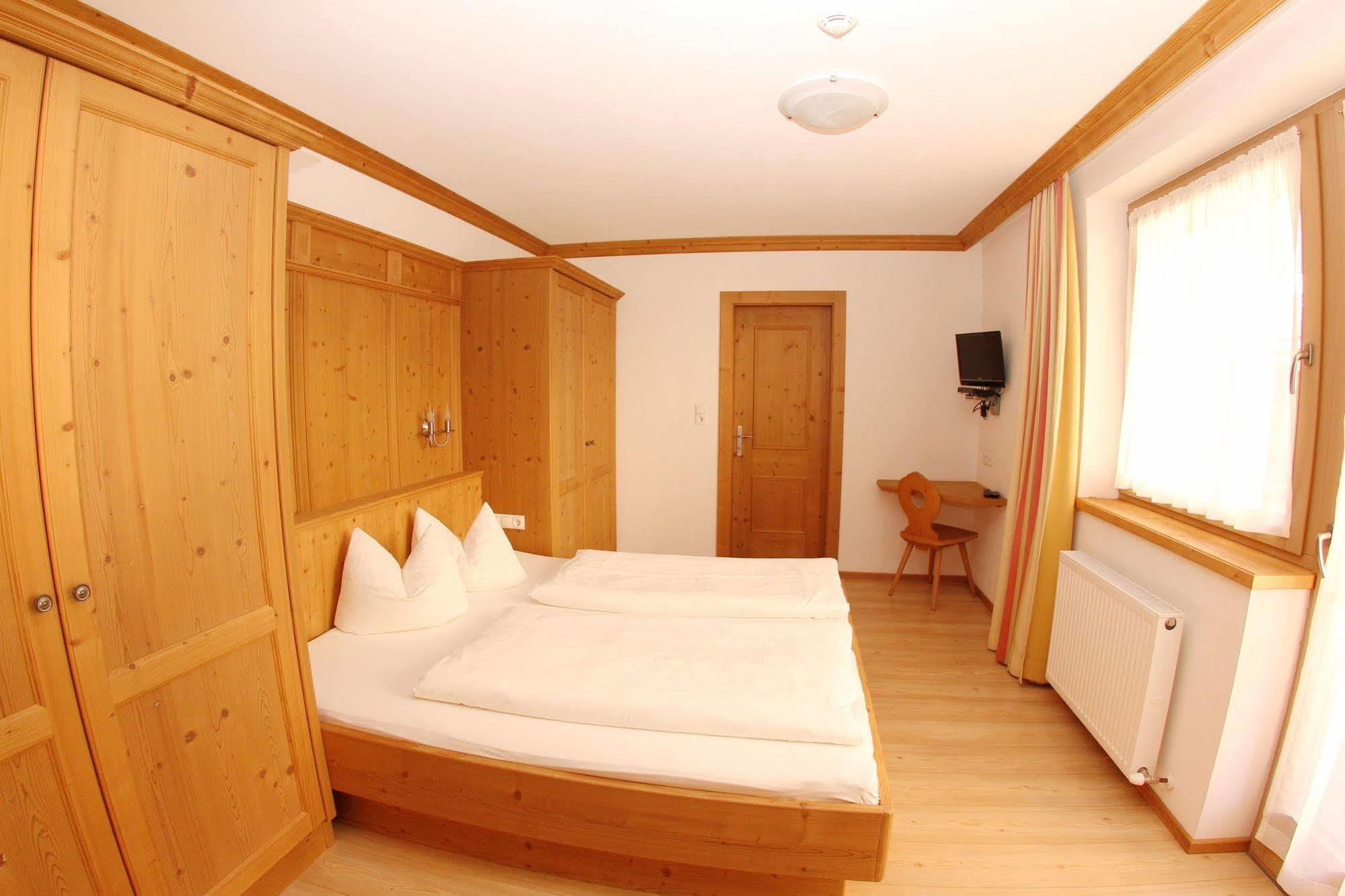 Das Gaestehaus Schneider Am Dorfplatz Alpbach Kültér fotó