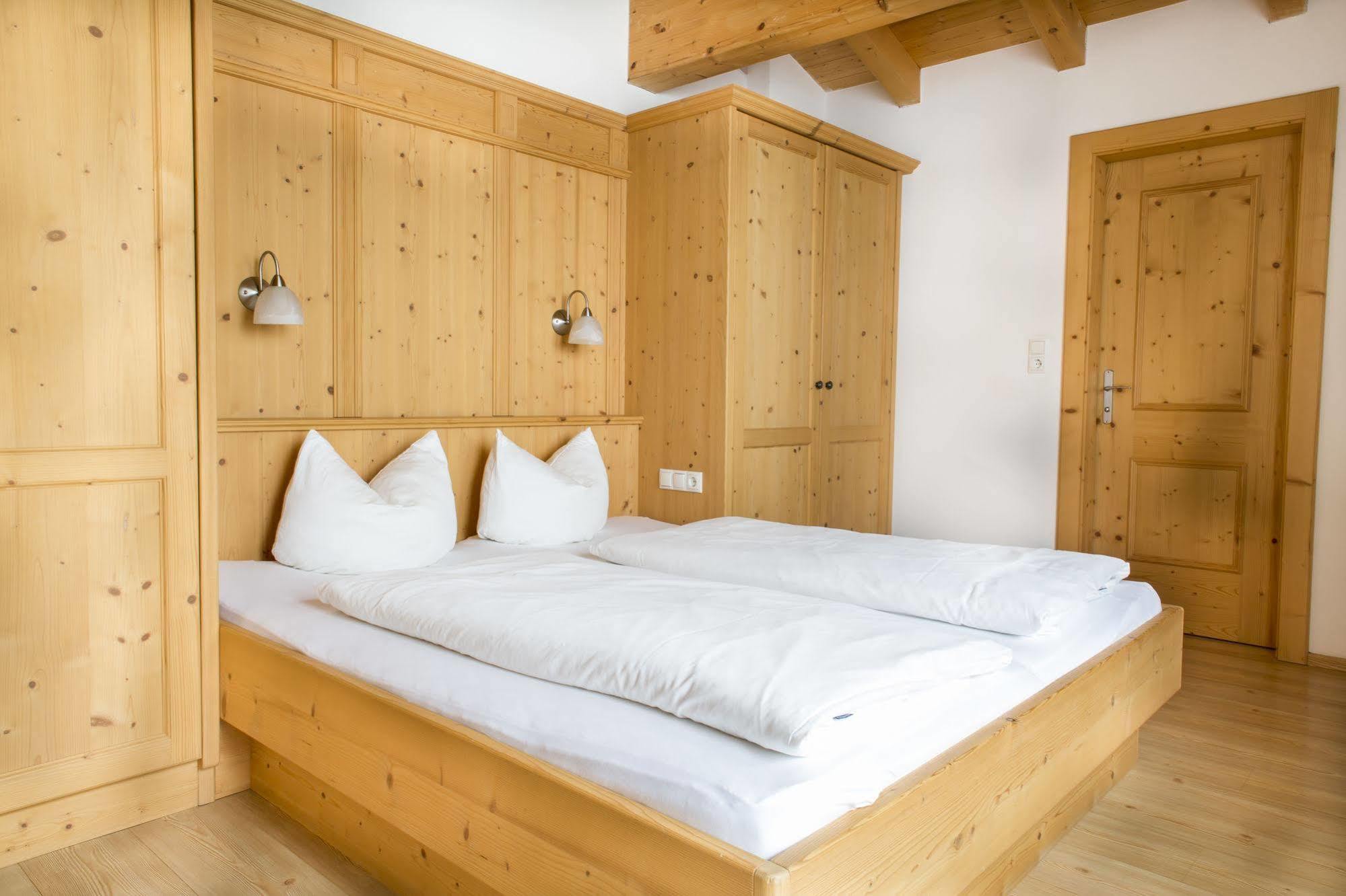 Das Gaestehaus Schneider Am Dorfplatz Alpbach Kültér fotó
